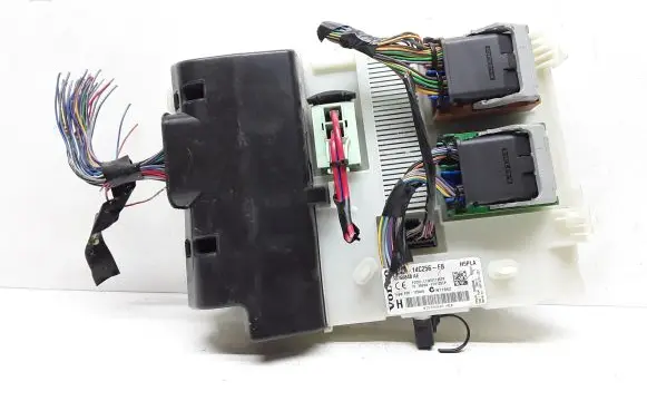 Volvo S60 Fuse module 30786848 BG9T12C256FB