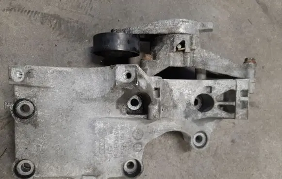 Generator/alternator bracket