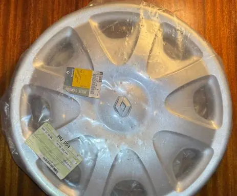 Renault Scenic I R15 wheel hub/cap/trim 7700422941
