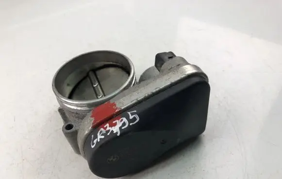 BMW 5 E60 E61 Throttle valve 7516946