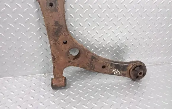 Toyota Avensis T250 Front lower control arm/wishbone 4806805070