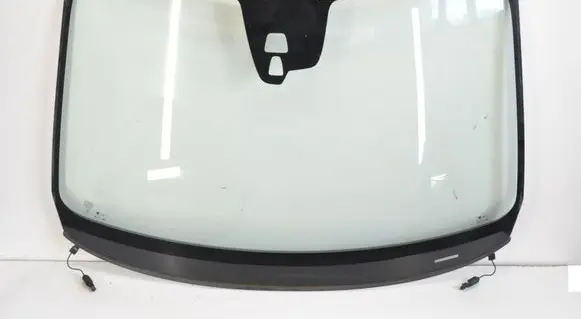 Volvo XC60 Front windscreen/windshield window 31424515