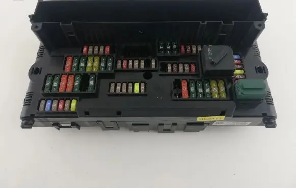 BMW 5 F10 F11 Fuse module 9252815 KL3477
