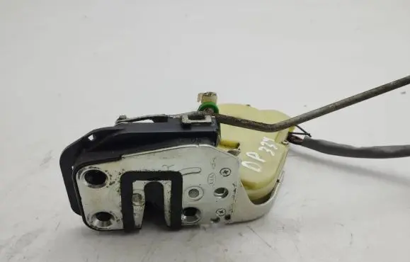 KIA Sorento Front door lock 060623