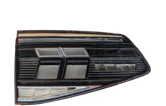 Volkswagen PASSAT B8 Tailgate rear/tail lights 3G9945093H