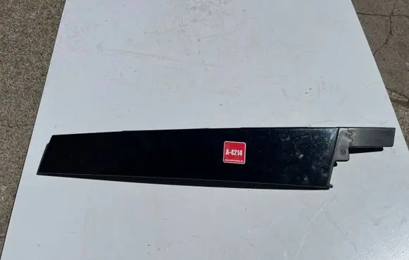 Volkswagen PASSAT B8 Front door glass trim molding 3G0837902T