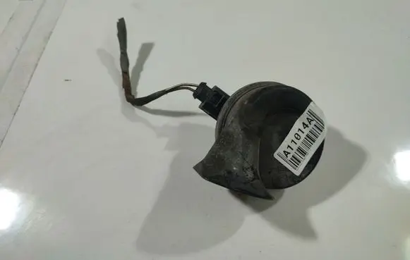 Volkswagen PASSAT B6 Horn signal 