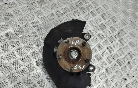 Toyota Avensis T270 Front wheel hub