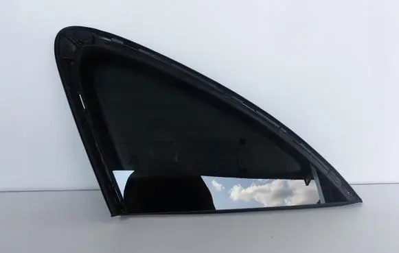 Porsche Macan (95B) Front triangle window/glass 