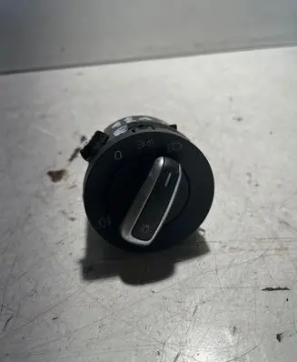 Volkswagen Jetta VI Light switch
