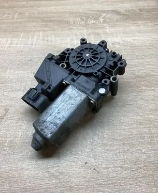 Audi A4 S4 B5 8D Rear door window regulator motor 119024114 05071941