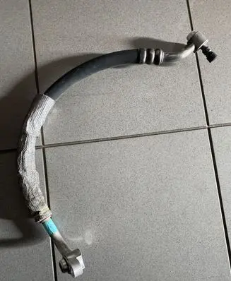 Dodge Durango Air conditioning (A/C) pipe/hose 68161174AA