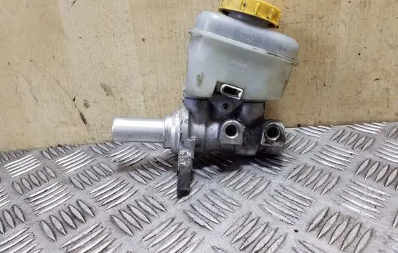 Subaru Outback Master brake cylinder