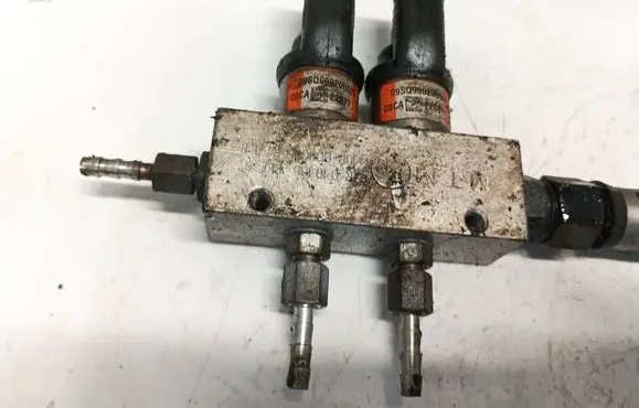 Subaru Legacy LP gas injector 67r010185