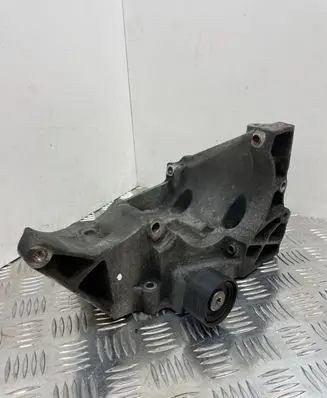 BMW 5 E60 E61 Generator/alternator bracket 7802639 6D01485