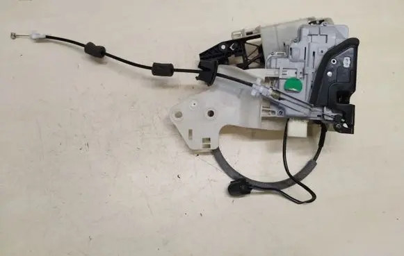 Porsche Cayenne (92A) Front door lock 8J1837016B