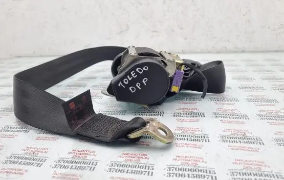 Seat Toledo III (5P) Front seatbelt 5P0857706B