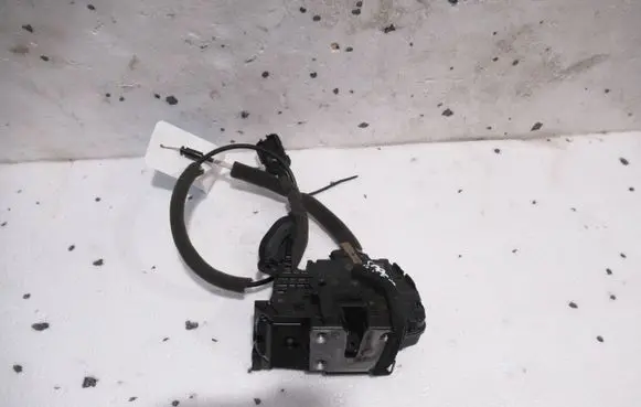 Renault Captur Rear door lock 805027072R