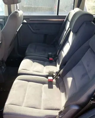 Volkswagen Touran II Second row seats 