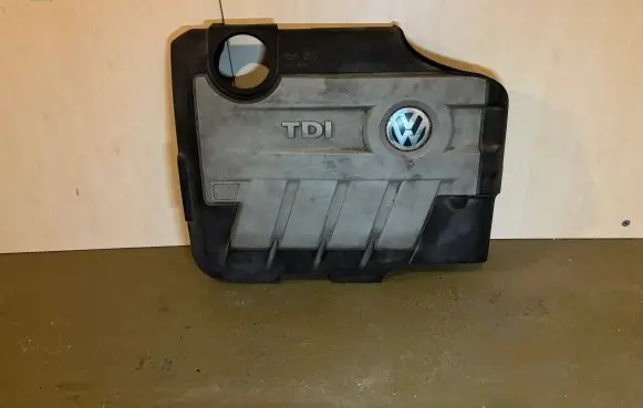 Volkswagen Golf VI Engine cover (trim) 03L103925AE 03L103925AD