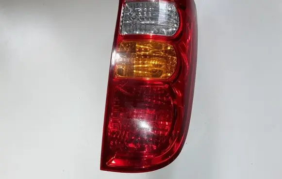 Toyota Hilux (AN10, AN20, AN30) Rear/tail lights 7124