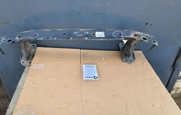 BMW 1 E81 E87 Front bumper cross member 7148758 7170054 7166584