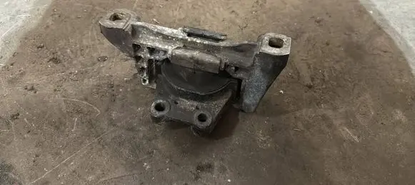 Ford Focus Engine mount bracket 3M516F012SF