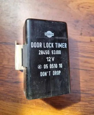 Nissan Primera Door control unit/module 2845093J00 05051010