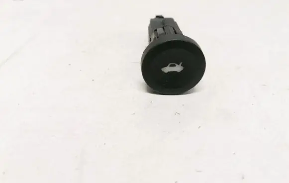 Ford Mondeo Mk III Tailgate opening switch 965412
