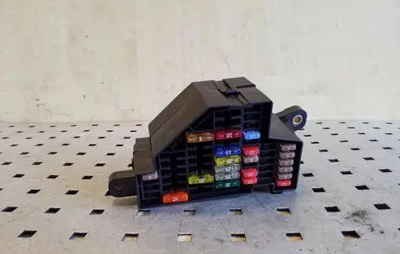 Skoda Octavia Mk2 (1Z) Fuse module 1K2941824