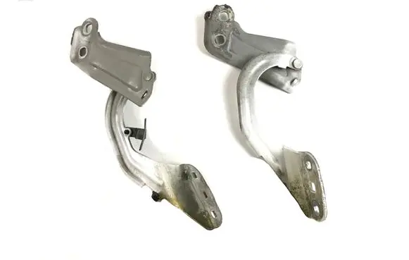 Ford Focus Engine bonnet/hood hinges BM51A16800AD BM51A16801AD