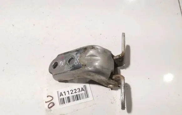 KIA Ceed Front door upper hinge 