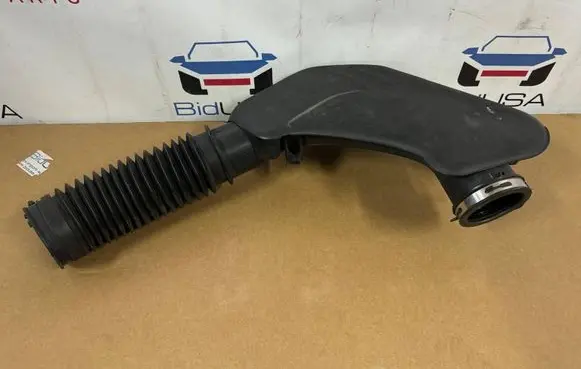 Dodge Challenger Intake resonator 04861926ag