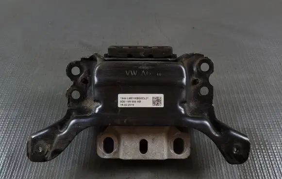 Skoda Octavia Mk3 (5E) Engine mount bracket 5Q0199555AB