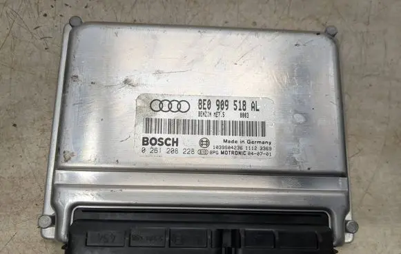 Audi A4 S4 B8 8K Engine control unit/module 8E0909518AL 1039S04236 0261208228