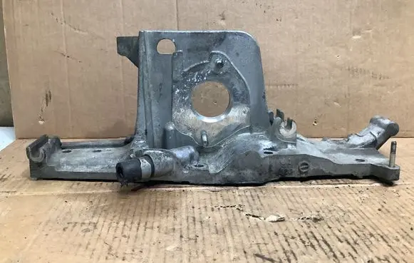 Subaru Legacy Fuel pump bracket 