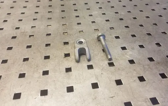 Chevrolet Captiva Fuel Injector clamp holder