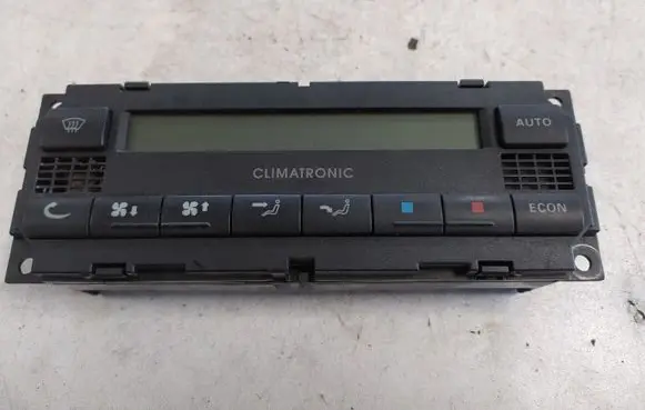 Volkswagen PASSAT B5.5 Climate control unit