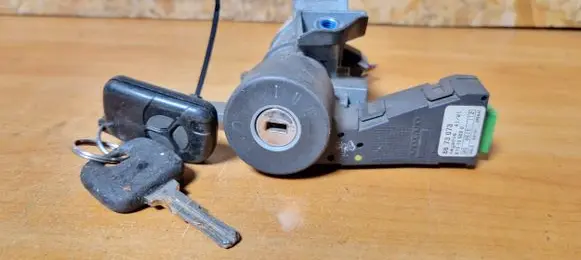 Volvo S60 Ignition lock 8626324