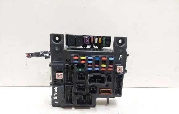 Mitsubishi Outlander Fuse module 8637A322 L8637002A 00208890