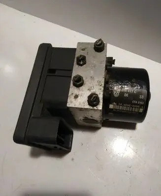 Skoda Octavia Mk1 (1U) ABS Pump 1C0907379D 1J0614417C