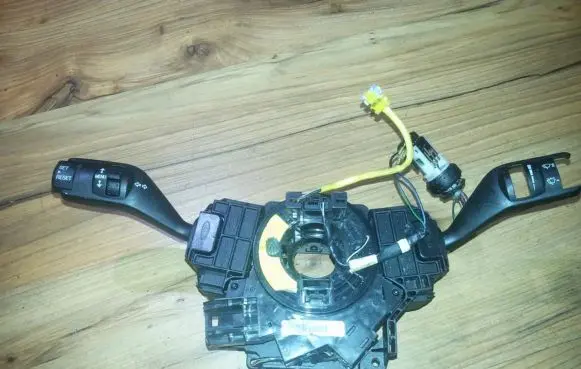 Ford Focus C-MAX Indicator stalk 17d940
