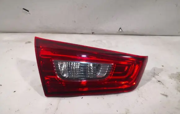 Tailgate rear/tail lights