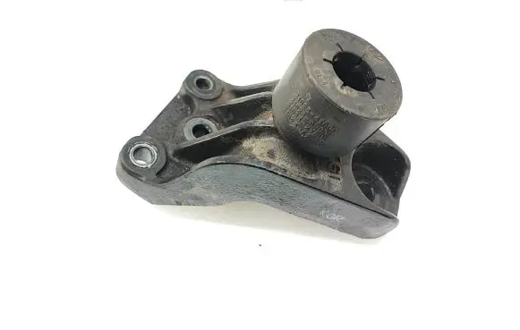 KIA Ceed Gearbox mounting bracket