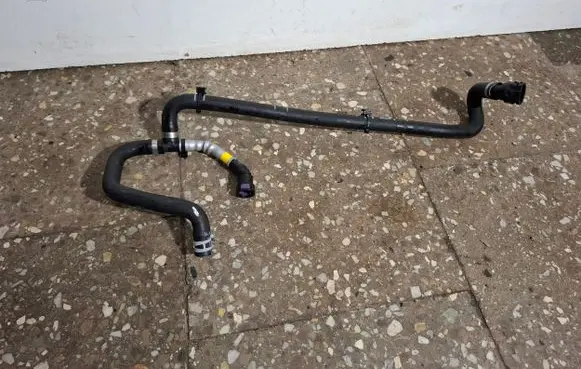 Volvo V60 Engine coolant pipe/hose 31319852