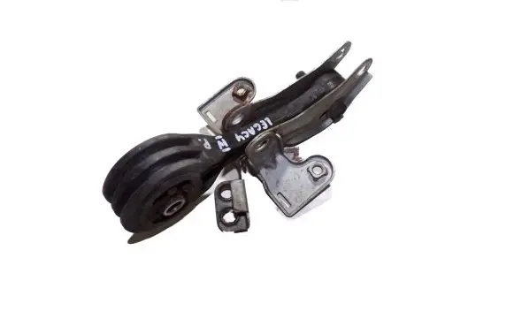 Subaru Legacy Engine mounting bracket