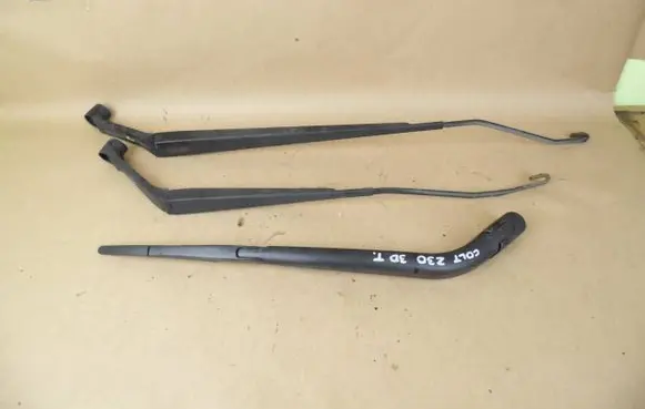 Mitsubishi Colt CZ3 Front wiper blade arm 