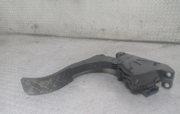 Audi A6 S6 C6 4F Accelerator throttle pedal 4F1723523A