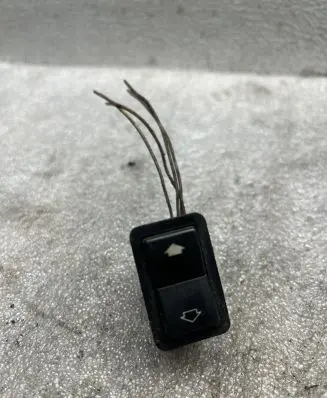 BMW 5 E39 Electric window control switch 8368974