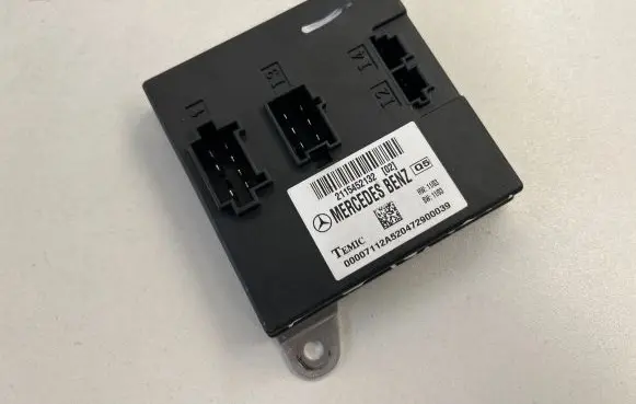 Mercedes-Benz E W211 Comfort/convenience module 2115452132